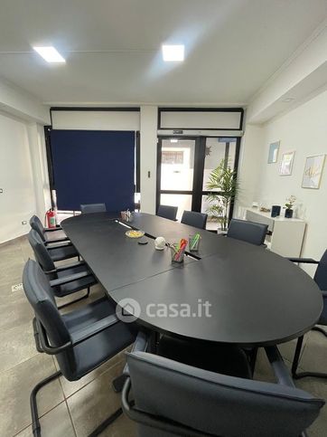 Ufficio in commerciale in 