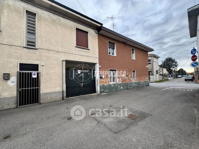 Appartamento in residenziale in Via Arconate 36