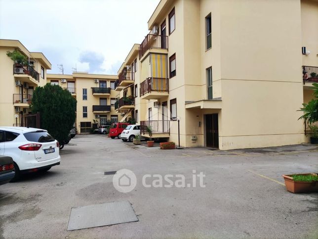 Box/posto auto in residenziale in Via Cruillas 188