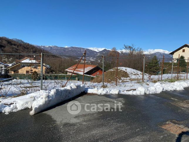 Terreno edificabile in residenziale in Strada Biellese