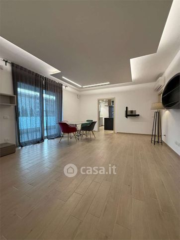 Appartamento in residenziale in Via Fausta Massolo