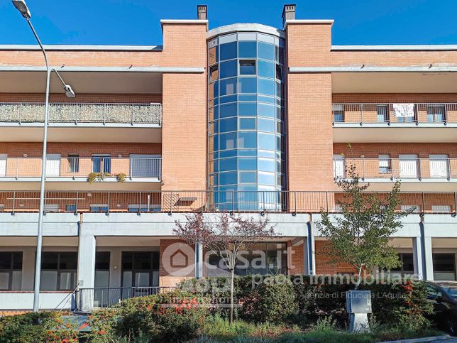 Ufficio in commerciale in Via Avezzano