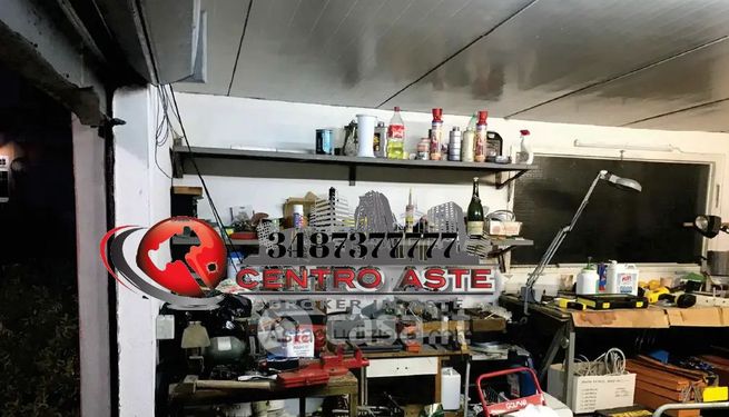 Box/posto auto in residenziale in Via del Casale Paoloni