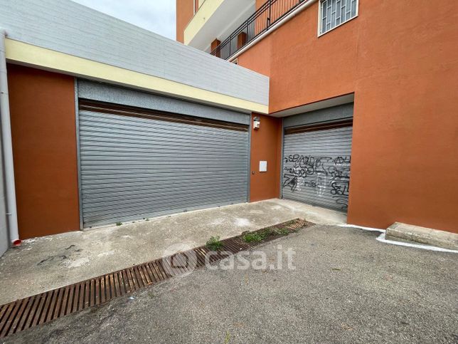Box/posto auto in residenziale in Via Giorgio Almirante