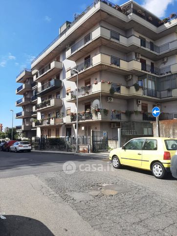 Appartamento in residenziale in Via N. Martoglio 14