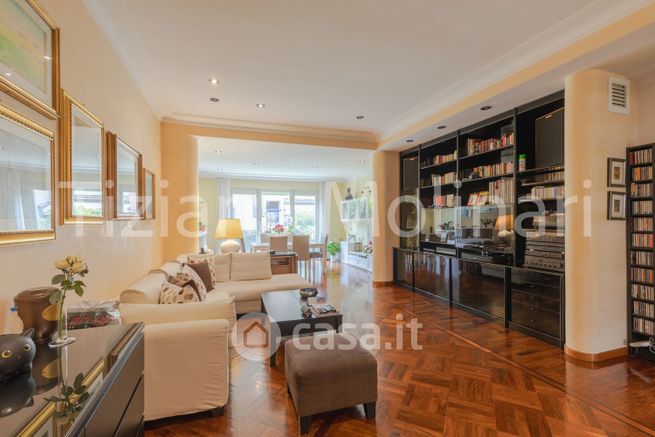 Villetta a schiera in residenziale in Via Tespi 134