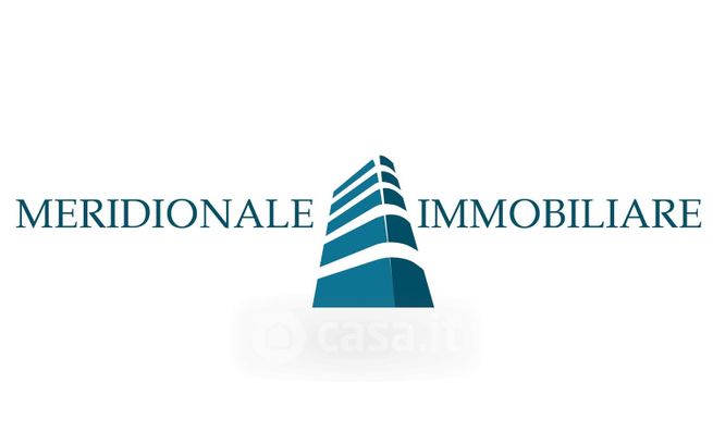 Ufficio in commerciale in 