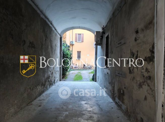 Box/posto auto in residenziale in Via Pietralata