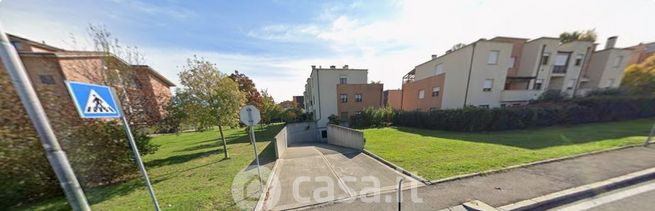 Box/posto auto in residenziale in Via Viviana Bugamelli
