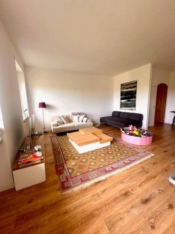 Appartamento in residenziale in Strada Val Salice