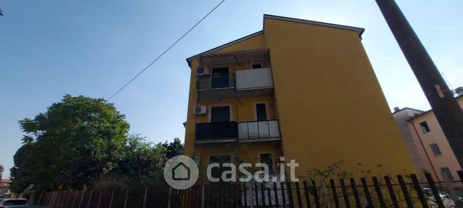 Appartamento in residenziale in Via Col di Lana 5