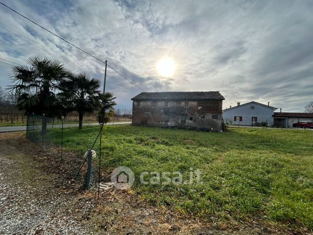 Terreno edificabile in residenziale in Via Sole