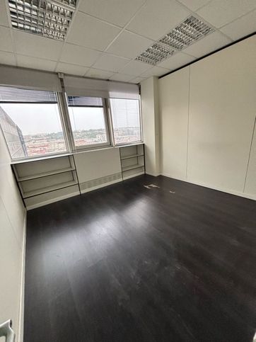 Ufficio in commerciale in Centro Direzionale Isola G1