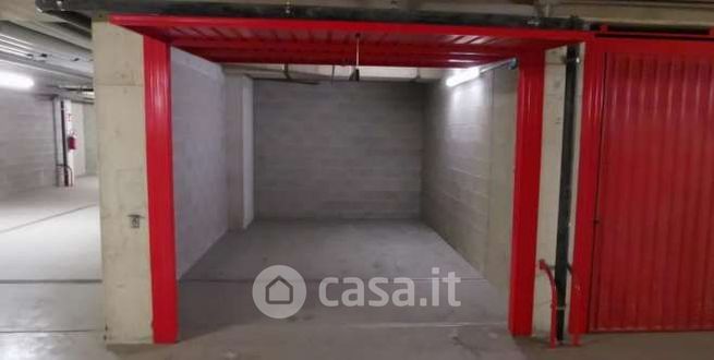 Garage/posto auto in residenziale in Via San Barnaba 30