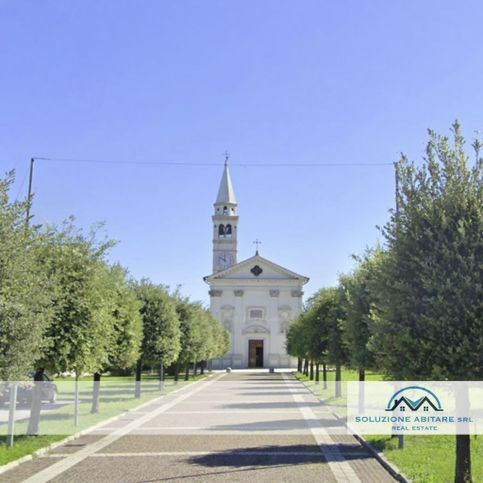 Casa bi/trifamiliare in residenziale in Via Bosco