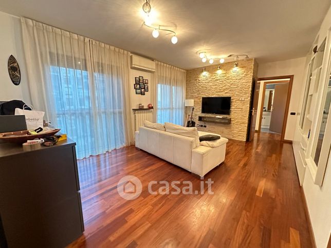 Appartamento in residenziale in Via Vittorio Gassman 3