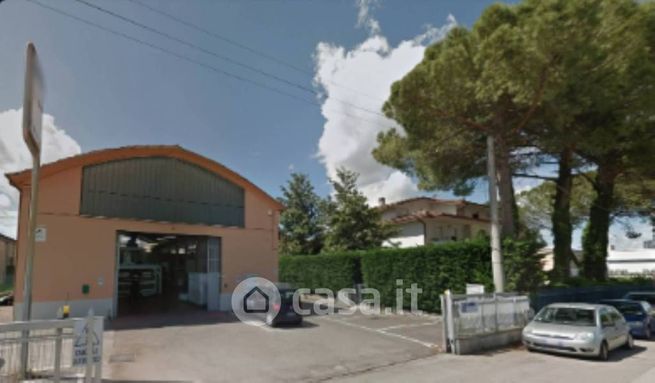 Capannone in commerciale in Via dell'Artigianato