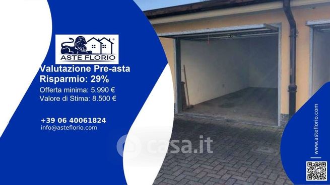 Box/posto auto in residenziale in Via IV Novembre