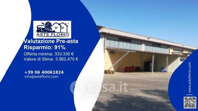Capannone in commerciale in Strada Senza Nome