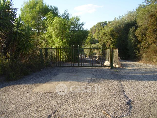 Terreno agricolo in commerciale in Via Roma