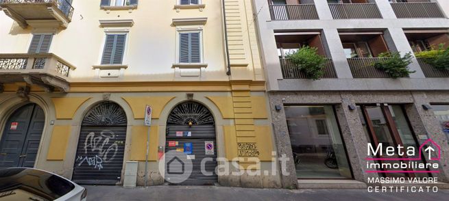 Box/posto auto in residenziale in Via Bernardino Luini 9