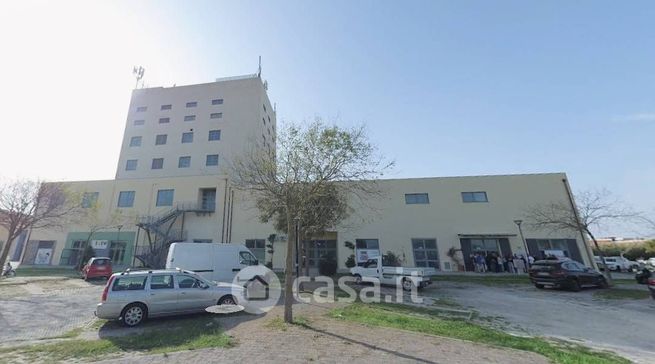 Ufficio in commerciale in Via Grotta delle Fate