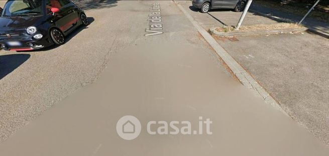 Box/posto auto in residenziale in Via della Liberta