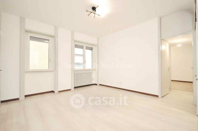 Appartamento in residenziale in Via Giuseppe Longhi 10