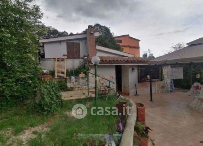 Villa in residenziale in Via Giacomo Puccini