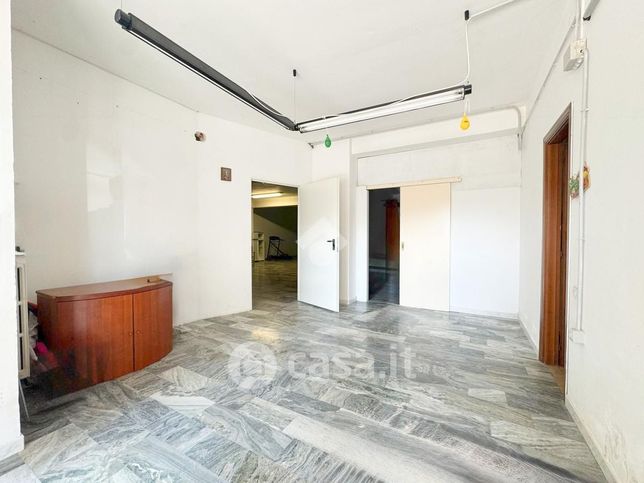 Box/posto auto in residenziale in Via Genova Rulli 6