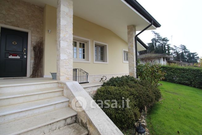Villa in residenziale in duca d'aosta