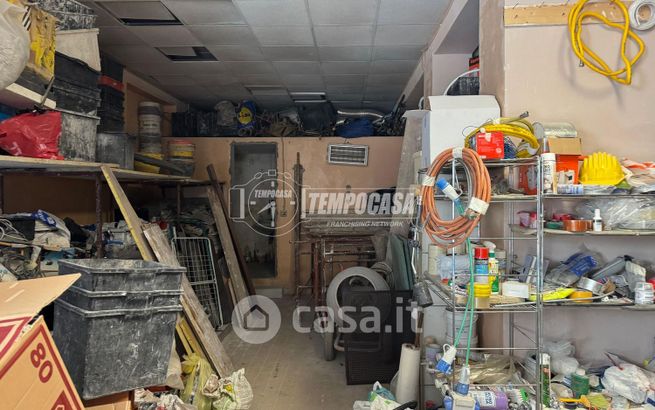 Capannone in commerciale in Via Cavour