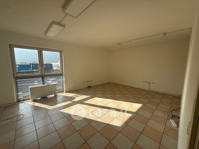 Ufficio in commerciale in Via Marino Stenico 26