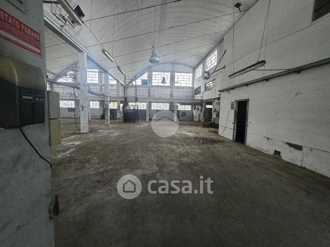 Capannone in commerciale in Via Canaletto 8
