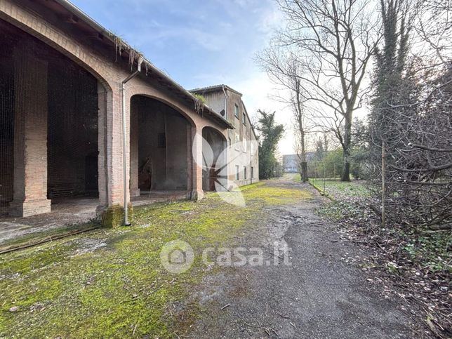 Rustico/casale in residenziale in Via Pierino Santini