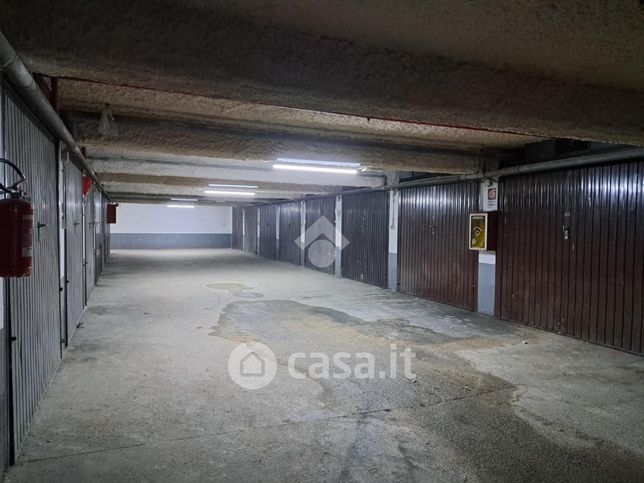 Garage/posto auto in residenziale in Corso Enrico Tazzoli 170