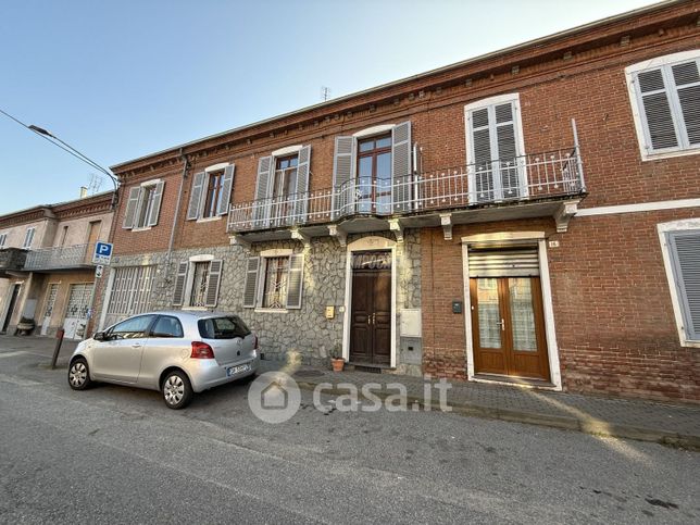 Casa indipendente in residenziale in Regione Borgovecchio 18