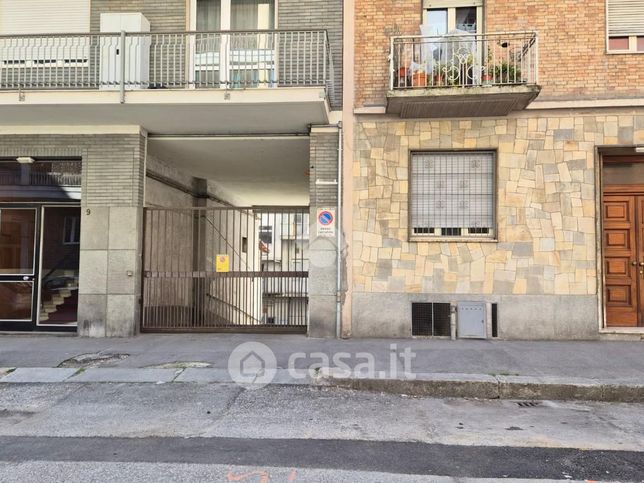 Box/posto auto in residenziale in Via Tripoli 10