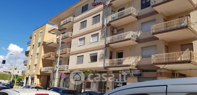 Box/posto auto in residenziale in Via Umberto I 102