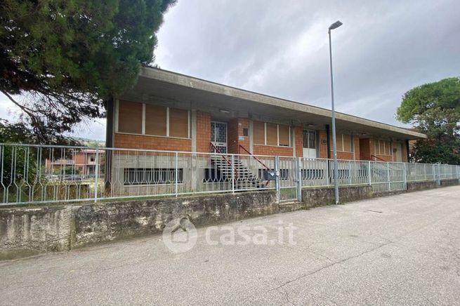 Capannone in commerciale in Via Nazionale