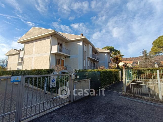 Villetta a schiera in residenziale in Via Enrico de Nicola 18
