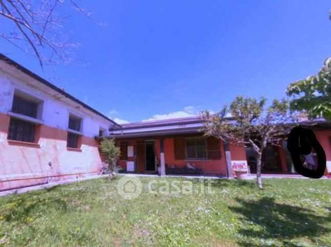 Appartamento in residenziale in Viale Dante Alighieri 3