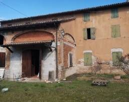 Capannone in commerciale in Via Arginello 15