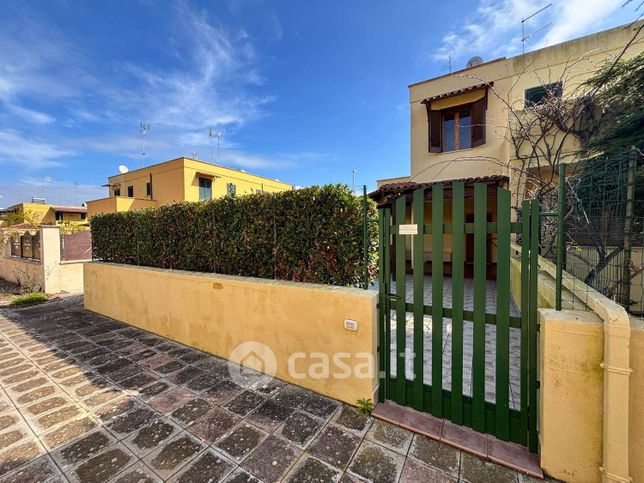 Casa bi/trifamiliare in residenziale in Viale delle Stelle