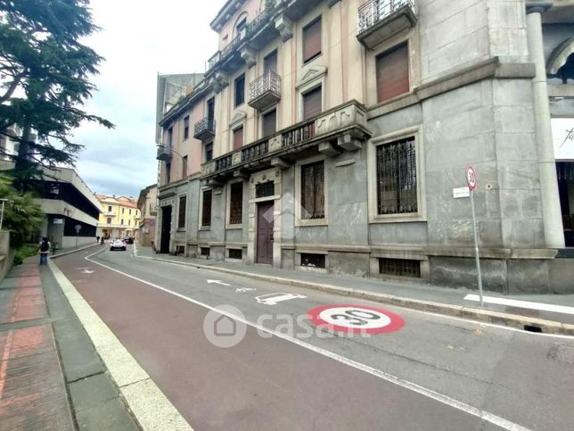 Ufficio in commerciale in Via Francesco Crispi 5