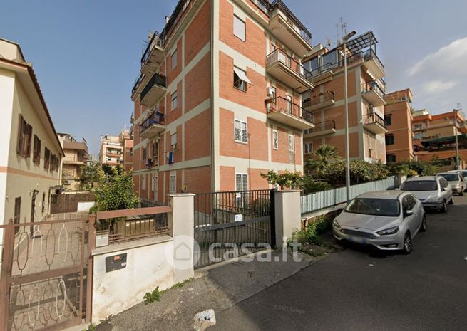 Box/posto auto in residenziale in Via Alessandro Solivetti 28