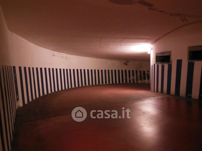 Garage/posto auto in residenziale in Corso inglesi 103