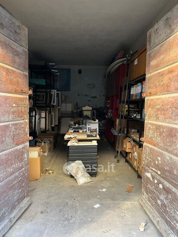 Box/posto auto in residenziale in Via Magenta