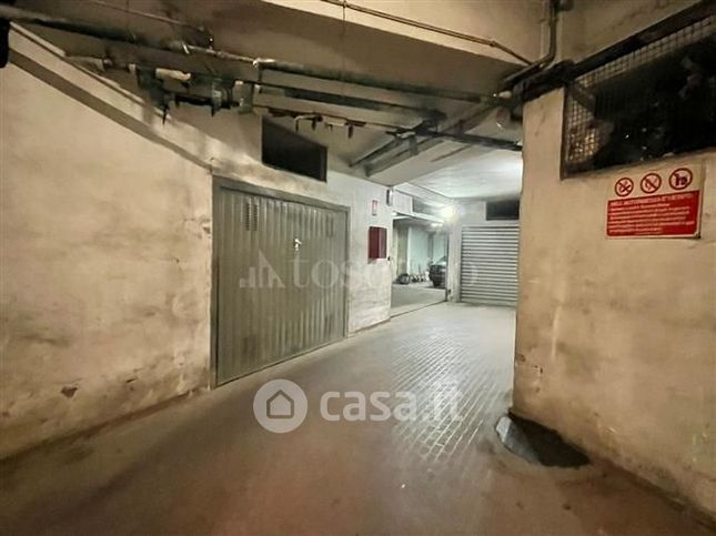 Box/posto auto in residenziale in Via Roma