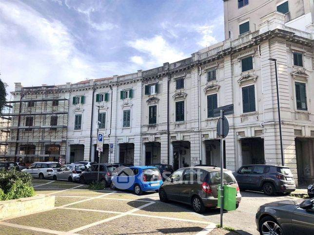 Appartamento in residenziale in Piazza Francesco Lo Sardo 5